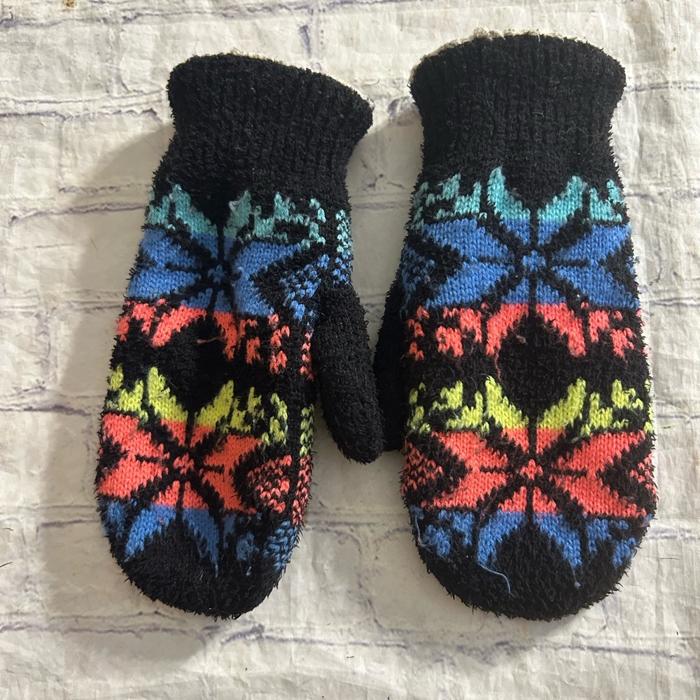 VINTAGE BLACK AND MULTI COLORS SNOWFLAKE PATTERN MITTENS O/S